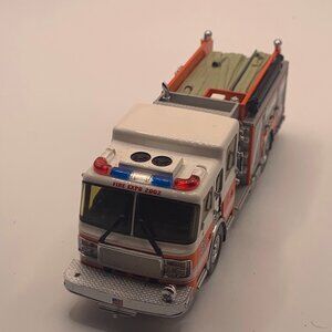1:64 Code 3 2002 Firehouse Expo Pumper E-5 (12132) SELLING AS IS